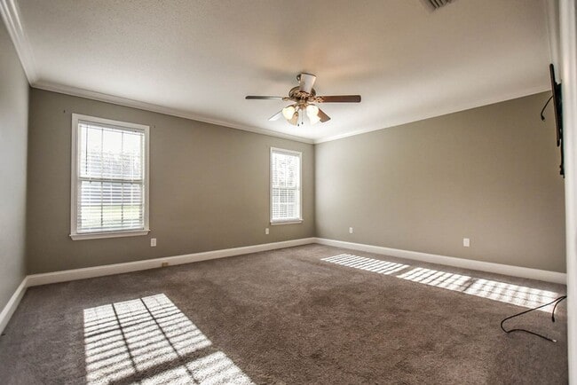 Building Photo - Luxurious 3BD/2BA Home with Premium Features in Coveted Cottonwood Neighborhood!