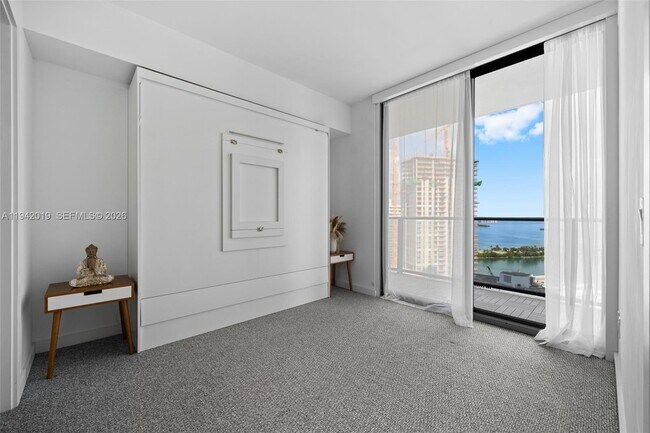 Building Photo - 501 NE 31st St