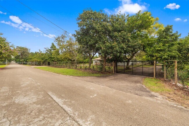 Building Photo - 21825 SW 154th Ave