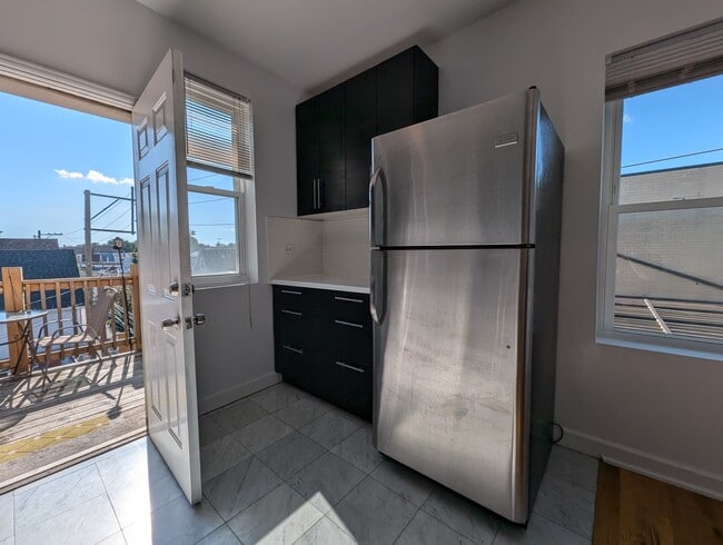 Building Photo - 2347 N Drake Ave