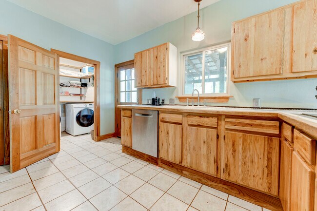 Building Photo - 13918 Hummingbird Ln