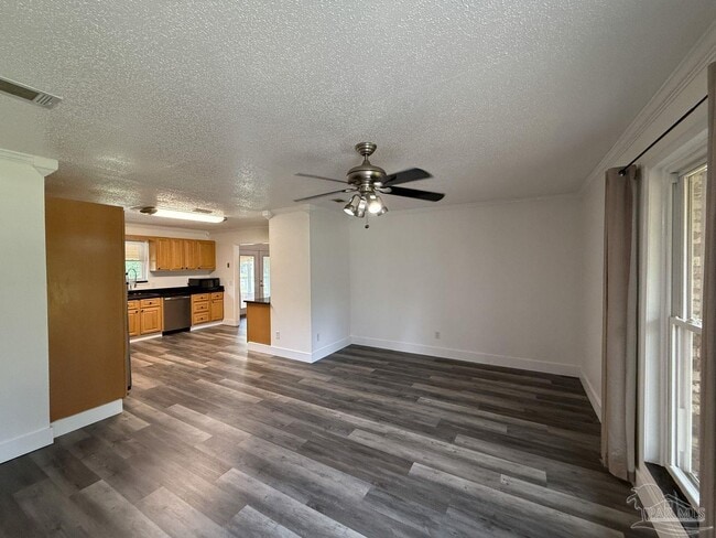 Building Photo - 5801 Timberline Dr