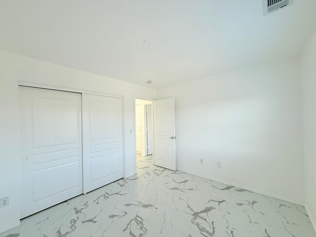 Building Photo - 2023 San Antonio Ct