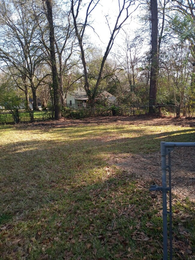 Building Photo - 210 Eisenhower St