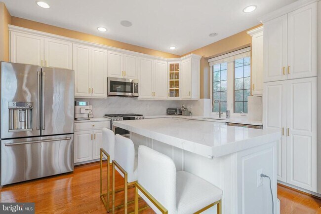 Building Photo - 43104 Baltusrol Terrace