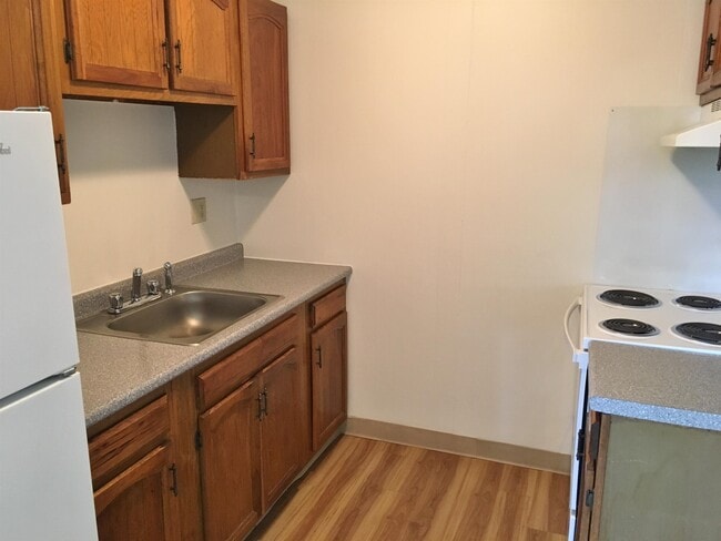 Building Photo - 3861 Brown Ave