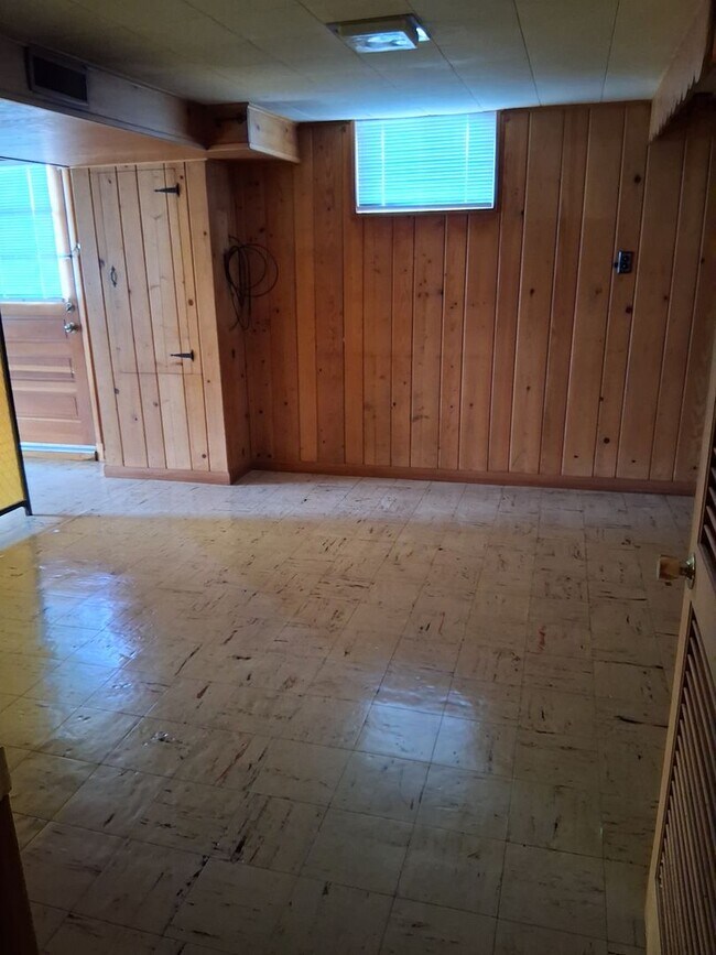 Building Photo - 3BR/ 2.5 Bath  Single Family Home in  Northside Neighborhood