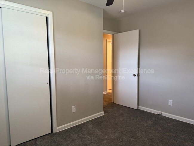 Building Photo - 804 Greenwich St