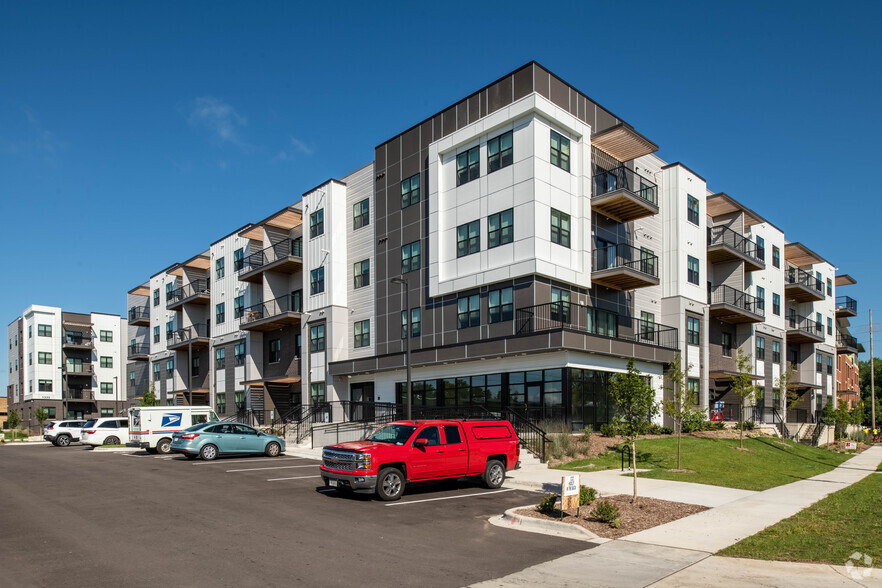 Building Photo - The Oscar Family Apartments