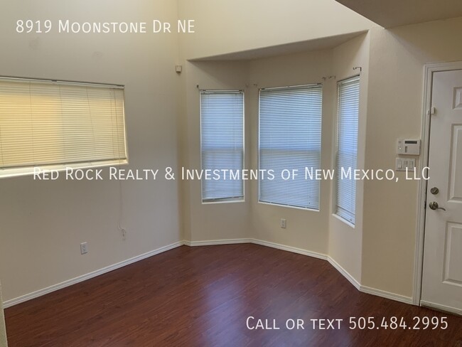 Building Photo - 3 Bedroom in La Cueva with EV Charger!!