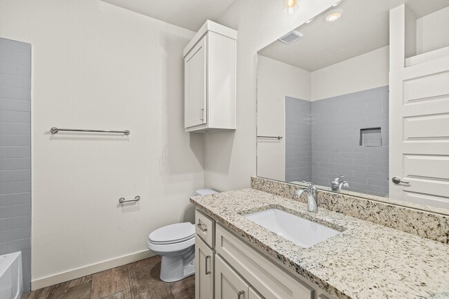 Building Photo - **MOVE IN SPECIAL** Stunning Townhomes in Frenship ISD!