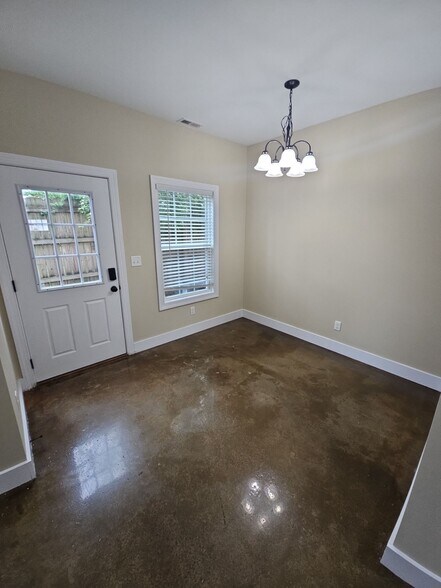 Building Photo - 373 E Jere Whitson Rd