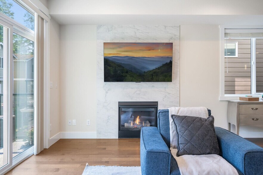 Building Photo - 10404 2nd Pl SW