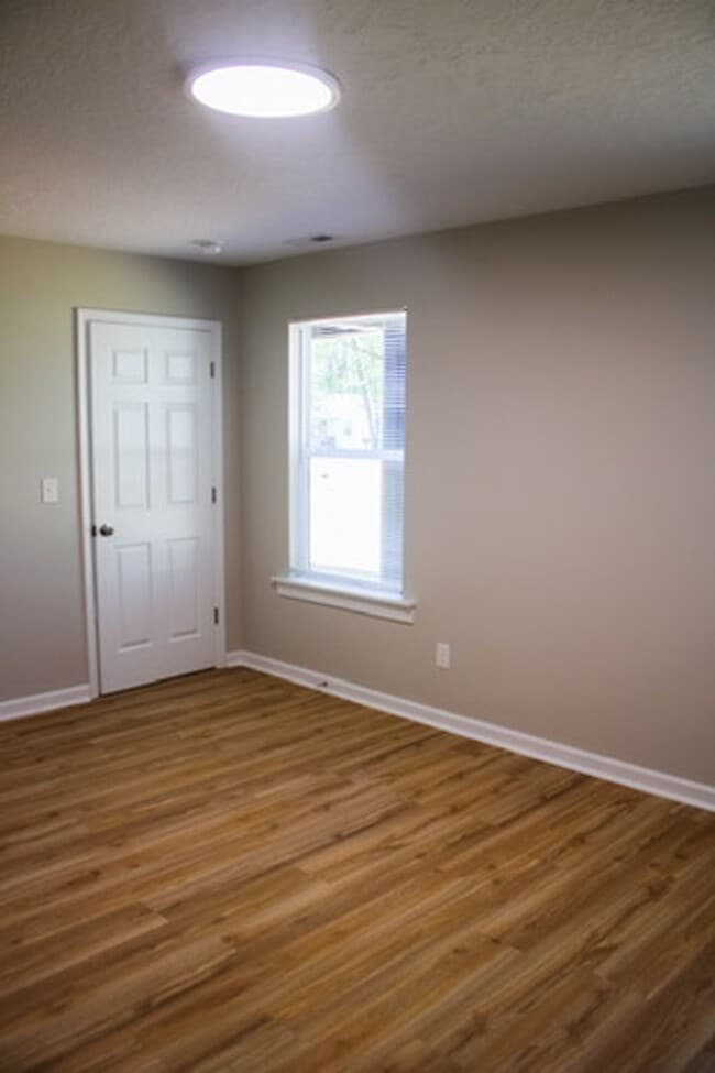 Building Photo - 211 Bundrum Dr NW