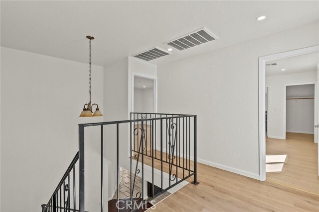 Building Photo - 1138 Lakeview Dr