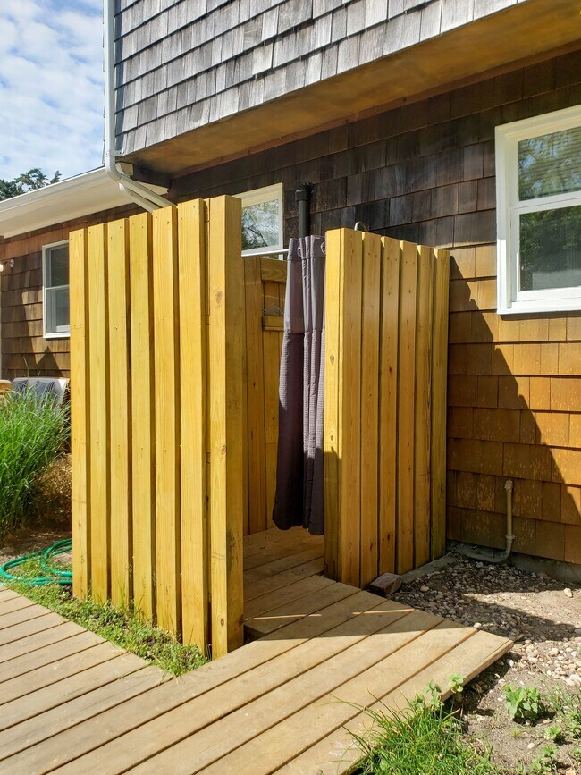 Building Photo - 79 Surf Dr