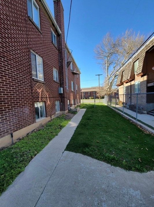 Building Photo - The Arches South Apartments