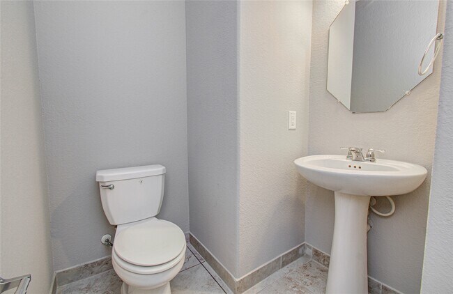 Building Photo - 24331 Kee Cresta Ct