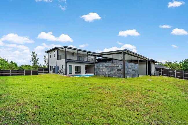 Building Photo - 641 Marshall Rd