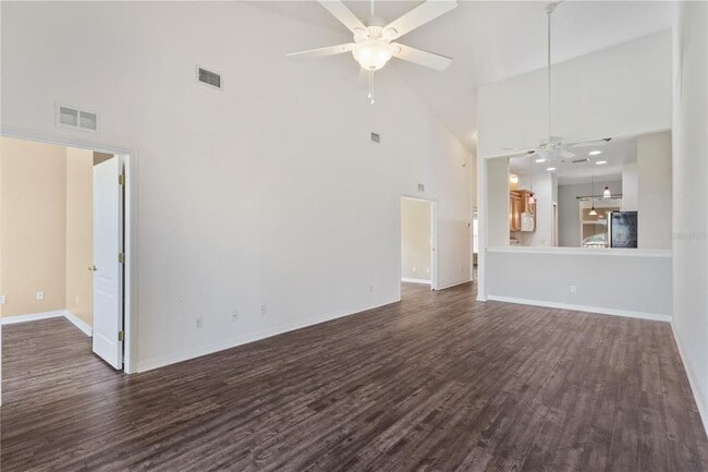 Building Photo - 819 Fairwaycove Ln