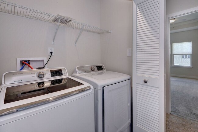 Building Photo - 105 Big Wds Dr
