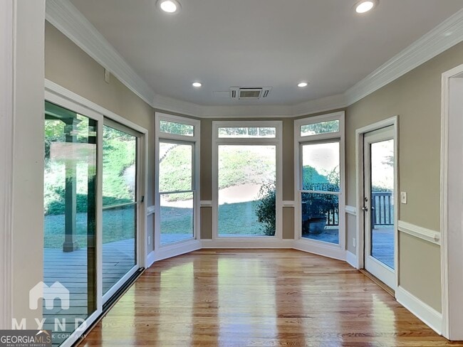 Building Photo - 12515 Magnolia Cir