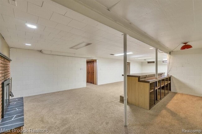 Building Photo - 1102 Davenport Dr