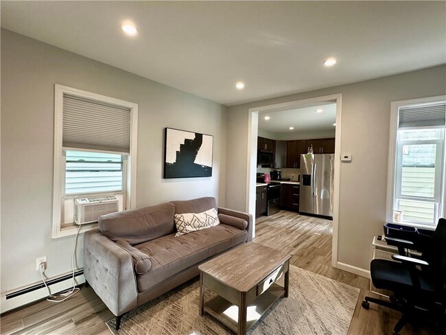 Building Photo - 29 Ann St