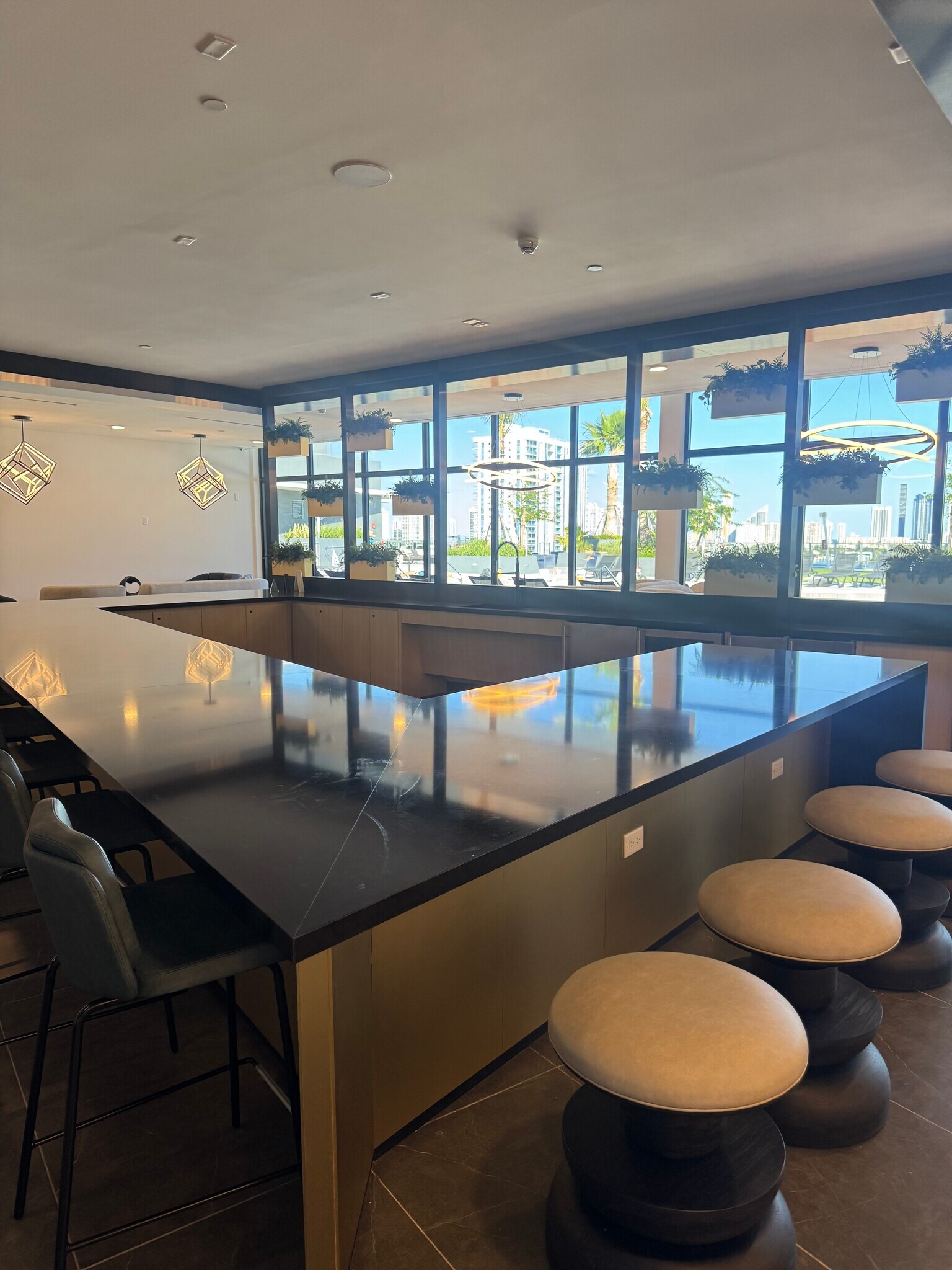 Building Photo - 15061 S Dixie Hwy