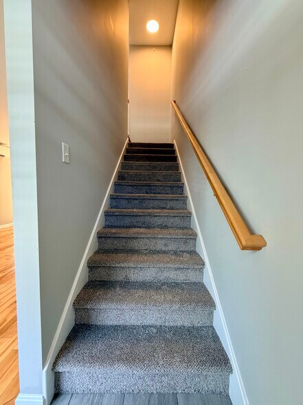 Building Photo - 50 Pleasant St