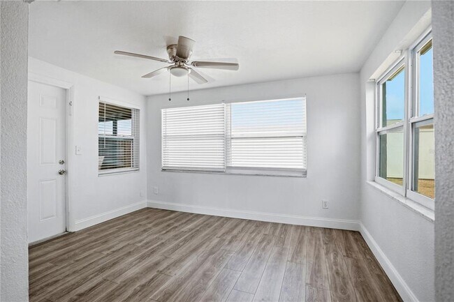 Building Photo - 3301 Rosefield Dr