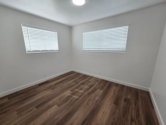 Building Photo - Remodeled 4 Bed, 2 Bath with Double Kitchen & Covered Carport