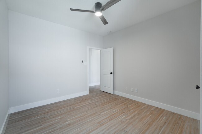 Building Photo - 118 Cheswood Manor Drive