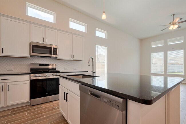 Building Photo - 2405 Seamist Cv Ln