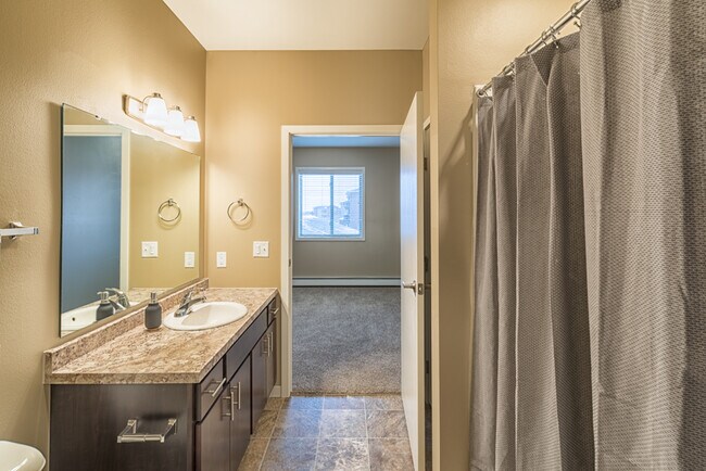 Building Photo - Northtown Crossing - Pet Friendly, Student...