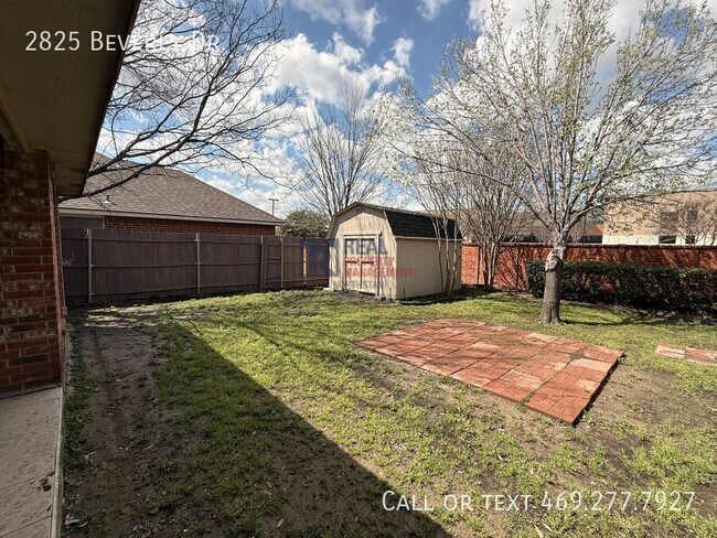 Building Photo - 2825 Beverly Dr