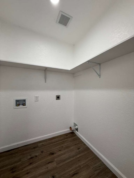 Building Photo - 1015 Arrowhead Trail