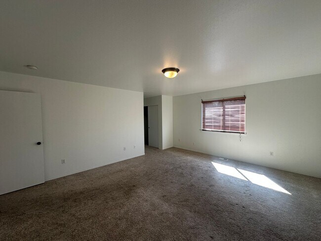 Building Photo - Charming 3-Bedroom Home in Autumn Hill – A...