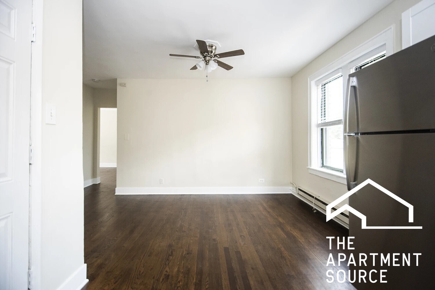 Building Photo - 3841 N Greenview Ave