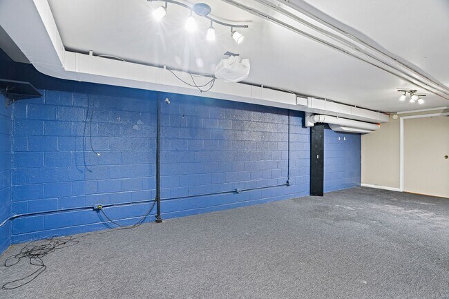 Building Photo - 1285 Delaware Ave SW