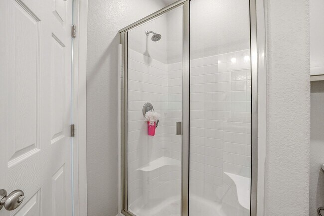 Building Photo - 191 Davis Ave