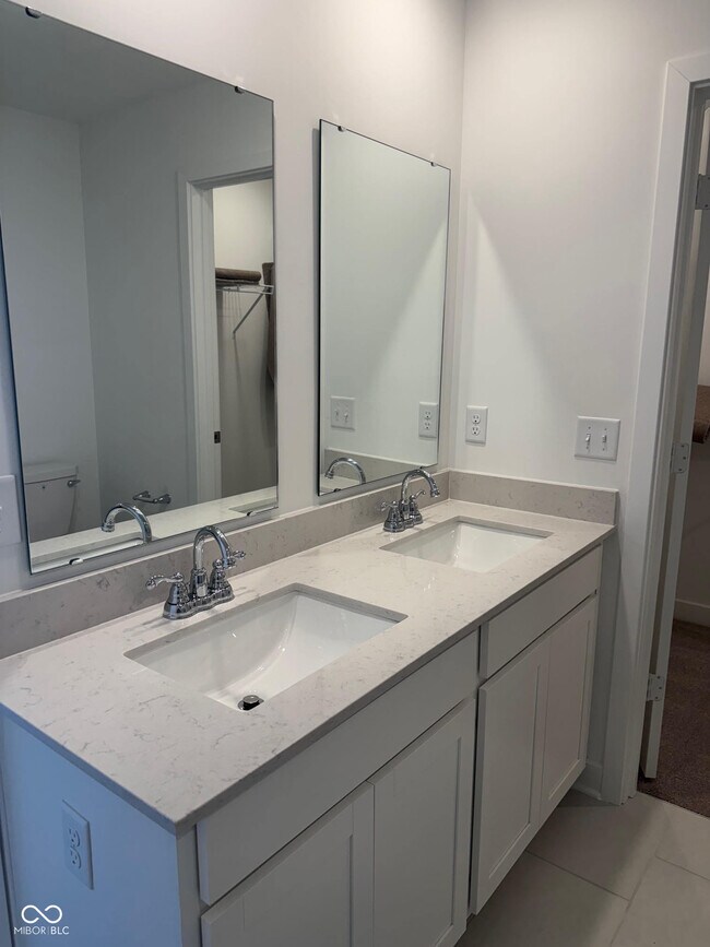 Building Photo - 15190 Swallow Fls Wy