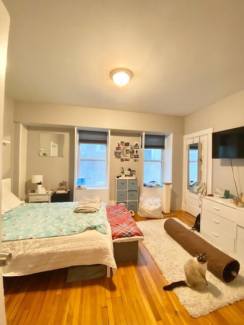 Building Photo - 10 Sachem St