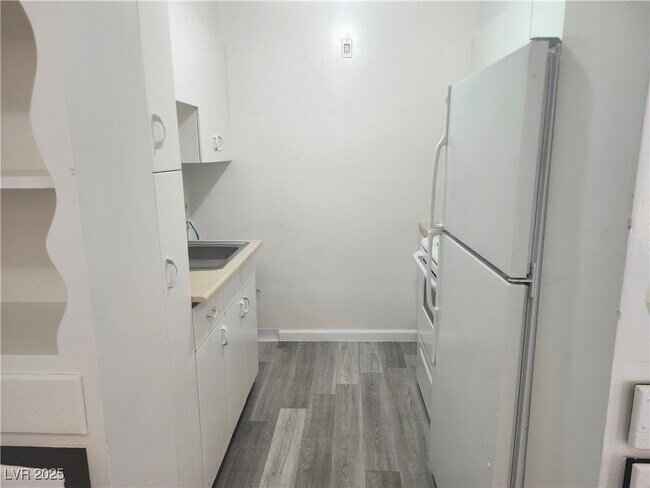 Building Photo - 559 San Pablo Dr