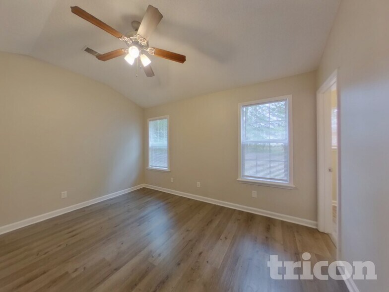 Building Photo - 500 Rockhaven Dr