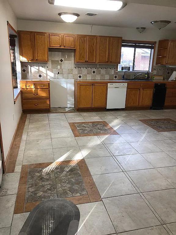 Building Photo - 1417 Willow St