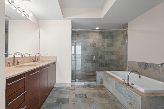 Building Photo - 2681 N Flamingo Rd