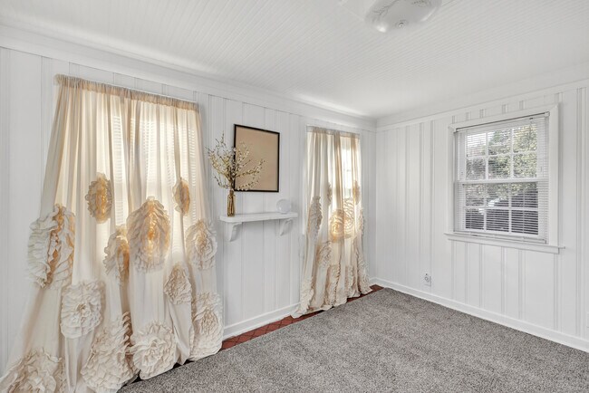 Building Photo - 124 Stiles St