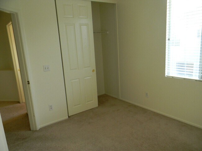 Building Photo - 11166 Pondfield Ct