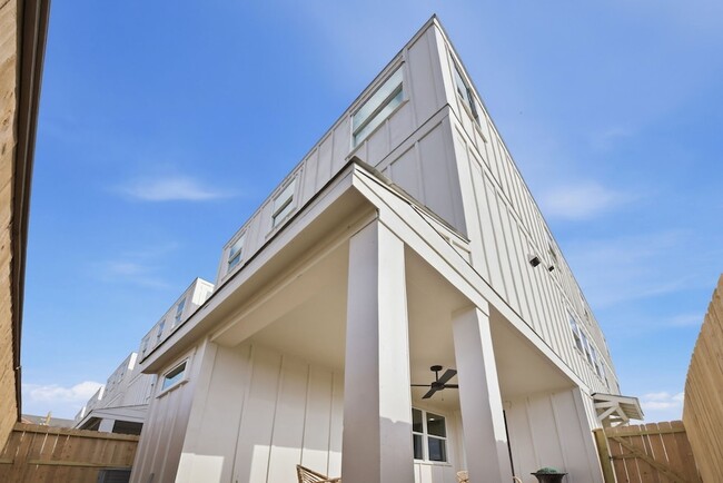 Building Photo - 7706 Earl Rudder Wy